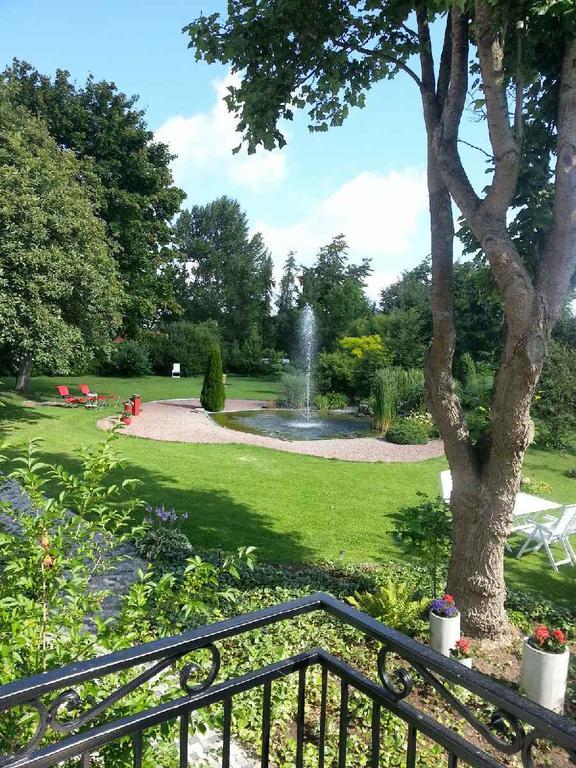 Solrosen I Simrishamn - Oesterlen Exteriér fotografie